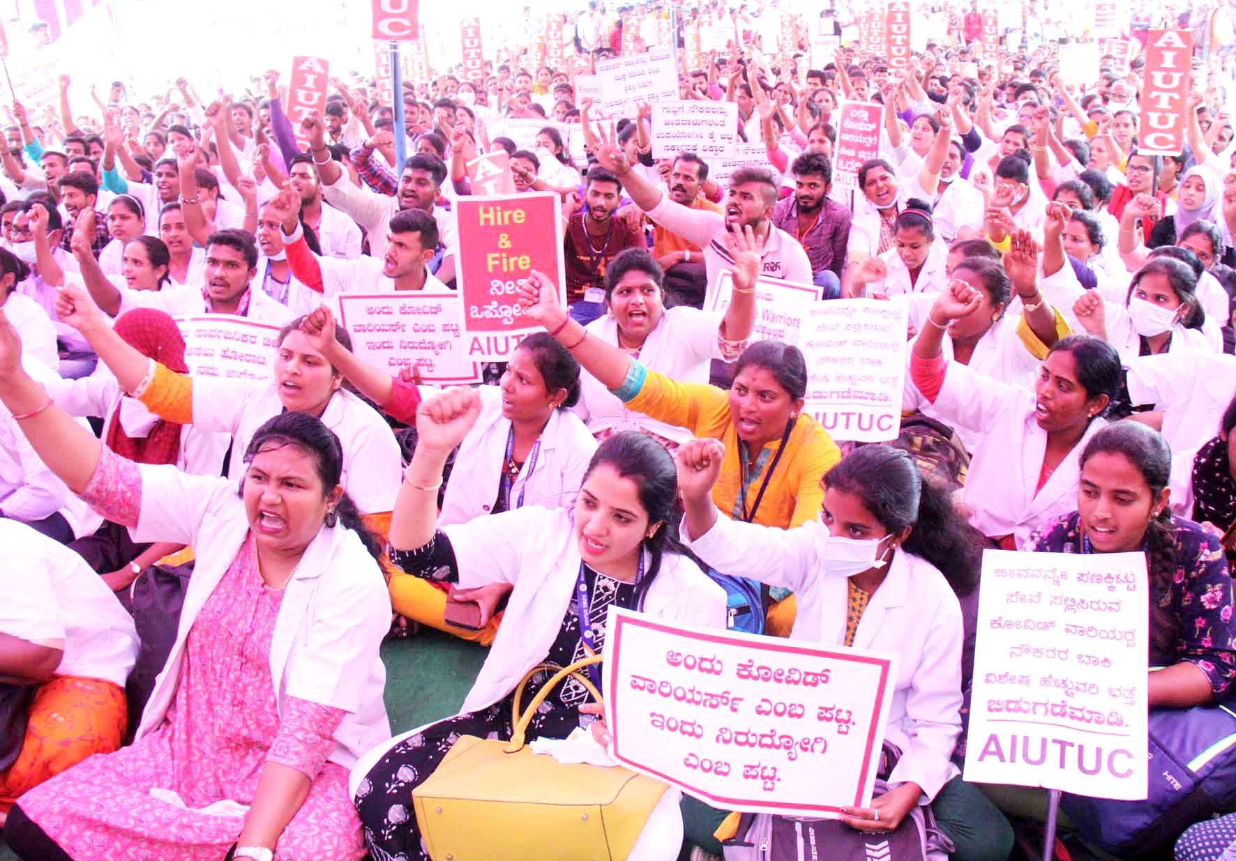 ಕೊನೆಗೆ ಖಾಲಿ ಕೈಯಲ್ಲಿ ಮನೆಗೆ ಹೋದ ಕೊರೋನ ವಾರಿಯರ್ಸ್...!