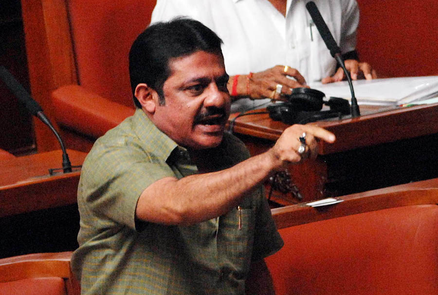 ಸಾವಿನ ಮನೆಯಲ್ಲೂ ಬಿಜೆಪಿ ರಾಜಕೀಯ: ಶಾಸಕ ಝಮೀರ್ ಅಹ್ಮದ್ ಖಾನ್ ವಾಗ್ದಾಳಿ