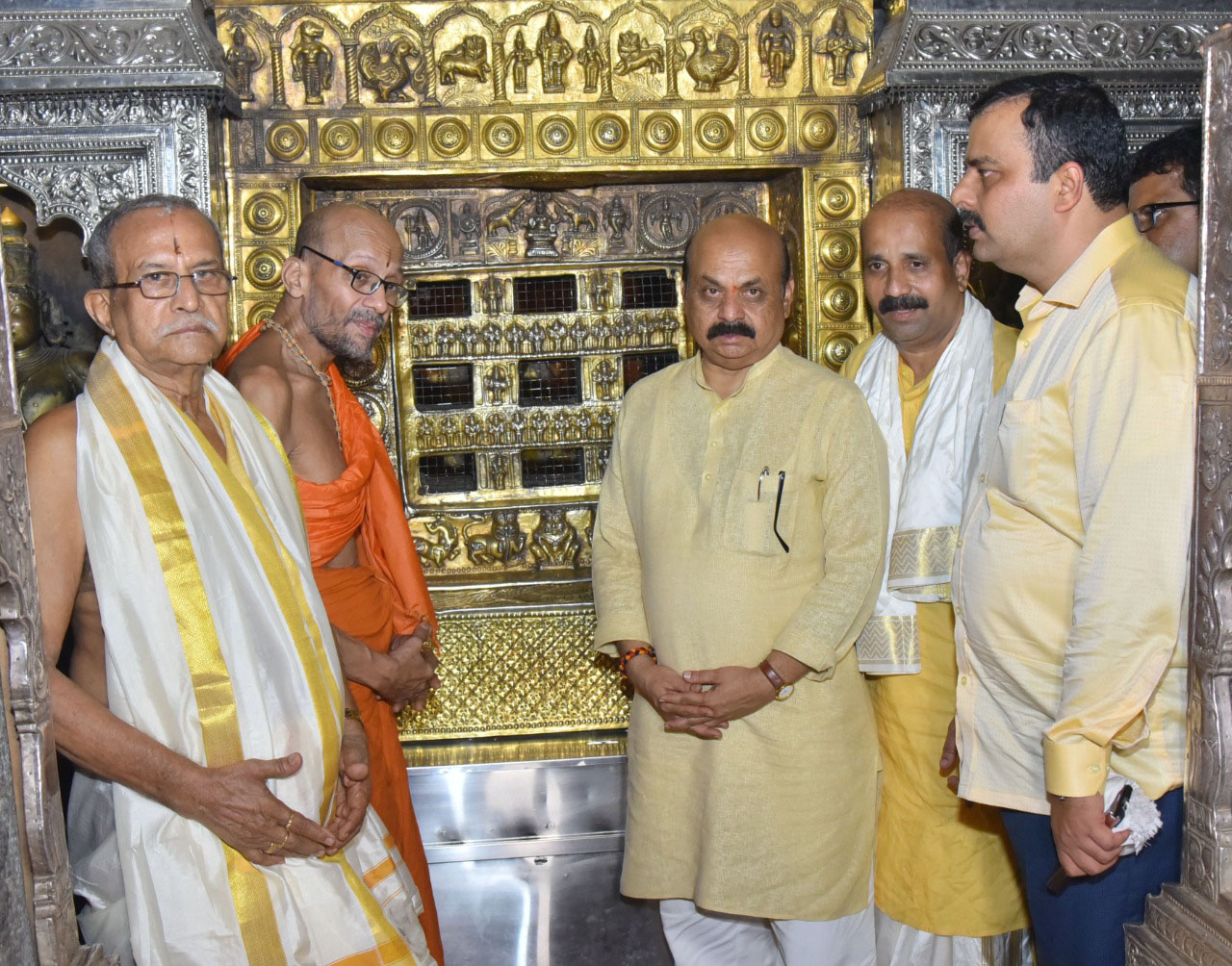 ಉಡುಪಿ ಕೃಷ್ಣಮಠಕ್ಕೆ ಸಿಎಂ ಬಸವರಾಜ ಬೊಮ್ಮಾಯಿ ಭೇಟಿ