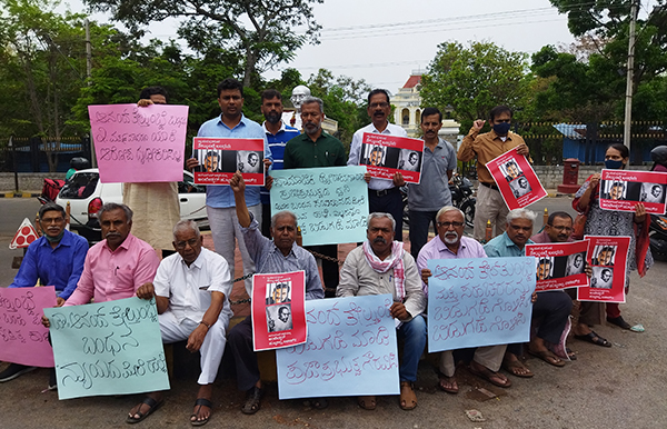 ಮೈಸೂರು: ಆನಂದ್ ತೇಲ್ತುಂಬ್ಡೆ ಸೇರಿದಂತೆ ಇತರರ ಬಿಡುಗಡೆಗೆ ಒತ್ತಾಯಿಸಿ ಪ್ರಗತಿಪರರಿಂದ ಪ್ರತಿಭಟನೆ