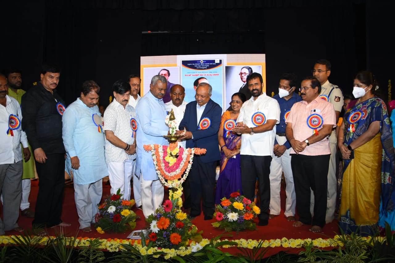 ರಾಜಕೀಯದಲ್ಲಿ ಮಹಿಳೆಯರಿಗೆ ಶೇ.50 ಪ್ರಾತಿನಿಧ್ಯ ವಿಧೇಯಕಕ್ಕೆ ಅನುಮತಿ ನೀಡಿ ಅಂಬೇಡ್ಕರ್ ಅವರಿಗೆ ಗೌರವ ಸಲ್ಲಿಸಬೇಕು