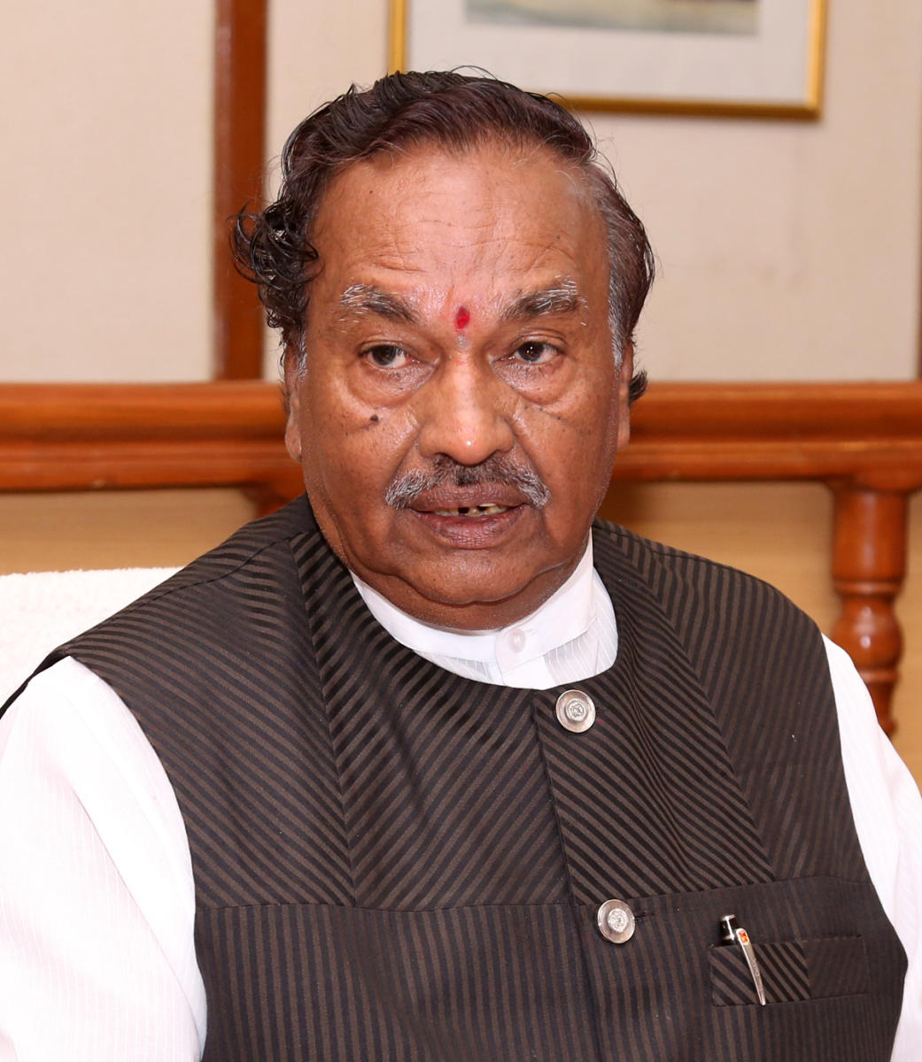 ತಾನೇ ತೋಡಿದ ಹಳ್ಳಕ್ಕೆ ಬಿದ್ದ ಈಶ್ವರಪ್ಪ