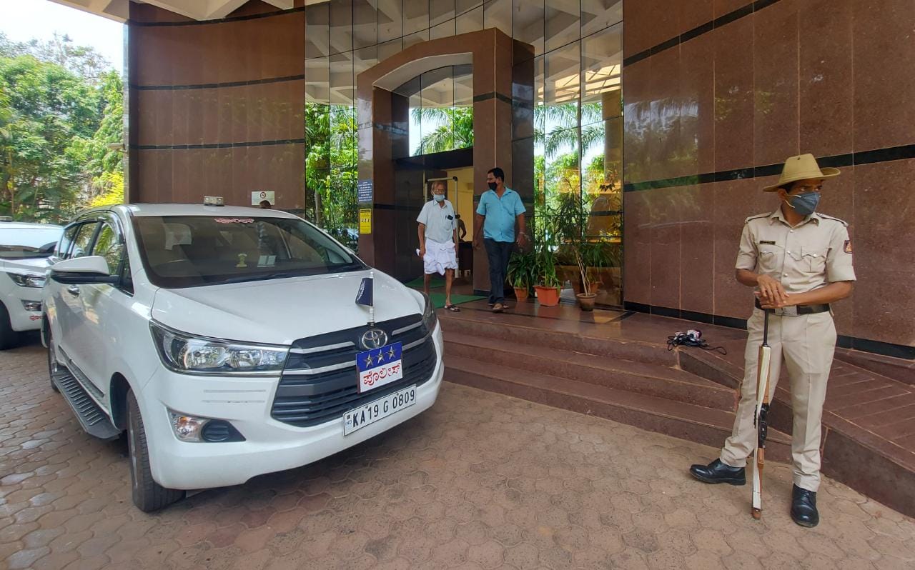 ಉಡುಪಿಗೆ ಎಡಿಜಿಪಿ ಆಗಮನ, ಪೋಲಿಸ್ ಅಧಿಕಾರಿಗಳೊಂದಿಗೆ ಸಭೆ