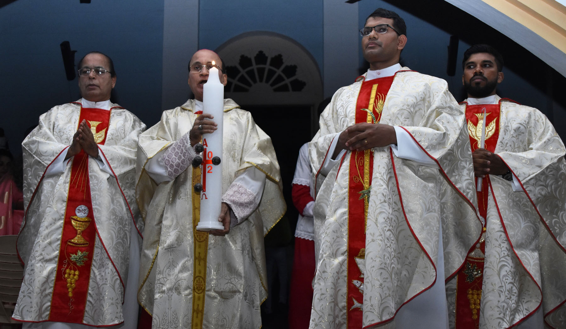 ಉಡುಪಿ ಜಿಲ್ಲೆಯಾದ್ಯಂತ ಸಂಭ್ರಮದ ಈಸ್ಟರ್ ಜಾಗರಣೆ