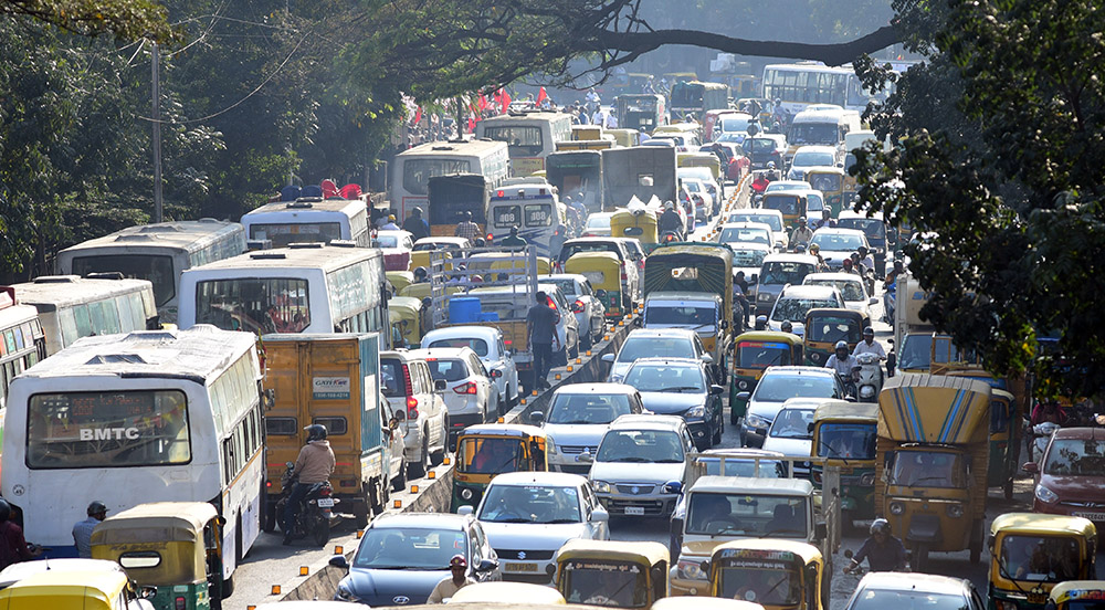 ವಾಹನಗಳಿಗೆ ಹೈ ಸೆಕ್ಯೂರಿಟಿ ನಂಬರ್ ಪ್ಲೇಟ್ ಟೆಂಡರ್ ಹಿಂಪಡೆಯಲಾಗಿದೆ: ಹೈಕೋರ್ಟ್‍ಗೆ ಹೇಳಿಕೆ