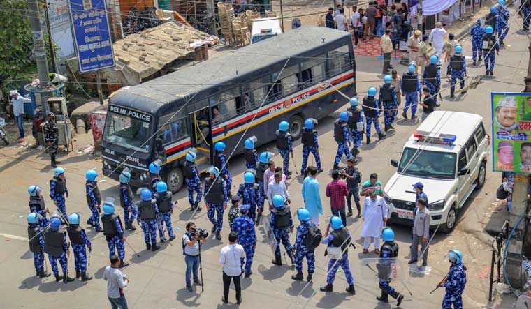 ಗಲಭೆ ವೇಳೆ ಕಾಣೆಯಾಗಿದ್ದ ವ್ಯಕ್ತಿ ಶವವಾಗಿ ಪತ್ತೆ; ಪೊಲೀಸರ ಮೇಲೆ ಆರೋಪ: ಕರ್ಫ್ಯೂ ವಿಸ್ತರಣೆ