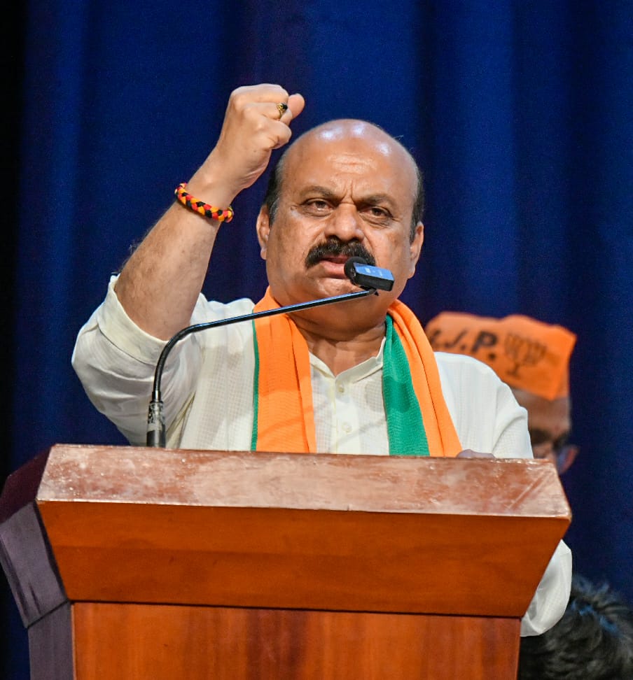 ಬನ್ನಿ ಜನರ ಬಳಿ ಹೋಗೋಣ ನಿಮ್ಮ ಭ್ರಷ್ಟಾಚಾರದ ಕಥೆ ಹೇಳುತ್ತೇವೆ: ಕಾಂಗ್ರೆಸ್ ಗೆ ಸಿಎಂ ಬೊಮ್ಮಾಯಿ ತಿರುಗೇಟು