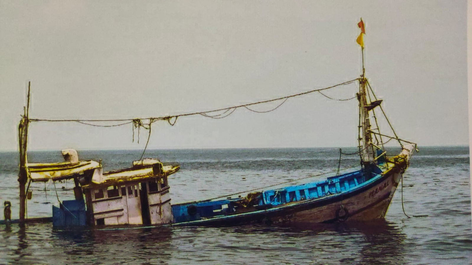 ಮೀನುಗಾರಿಕಾ ಬೋಟು ಮುಳುಗಡೆ: ಐದು ಮಂದಿಯ ರಕ್ಷಣೆ