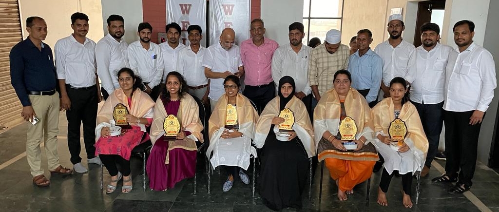 ಲೆಕ್ಸ್ ಜೂರಿಸ್ ಲಾ ಚೇಂಬರ್ ವತಿಯಿಂದ ಕಾನೂನು ಪರೀಕ್ಷೆಯಲ್ಲಿ ಉತ್ತಮ ಸಾಧನಗೈದ ವಿದ್ಯಾರ್ಥಿಗಳಿಗೆ ಸನ್ಮಾನ