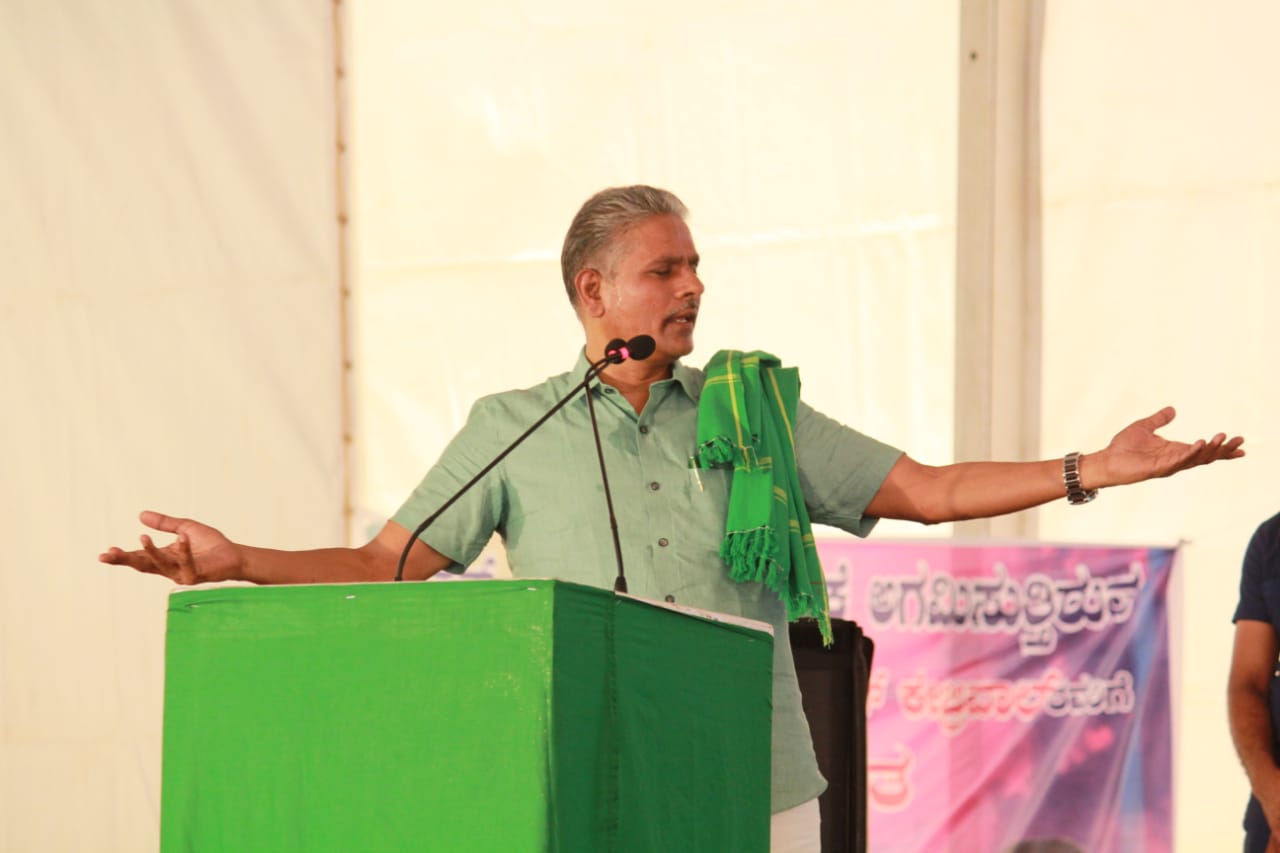 ವ್ಯಭಿಚಾರ ಮುಚ್ಚಿಕೊಳ್ಳಲು ತಡೆಯಾಜ್ಞೆ ತಂದಿರುವ ಸಚಿವರಿರುವ ಸರಕಾರಕ್ಕೆ ನೈತಿಕತೆ ಇದೆಯಾ?: ಕೋಡಿಹಳ್ಳಿ ಚಂದ್ರಶೇಖರ್