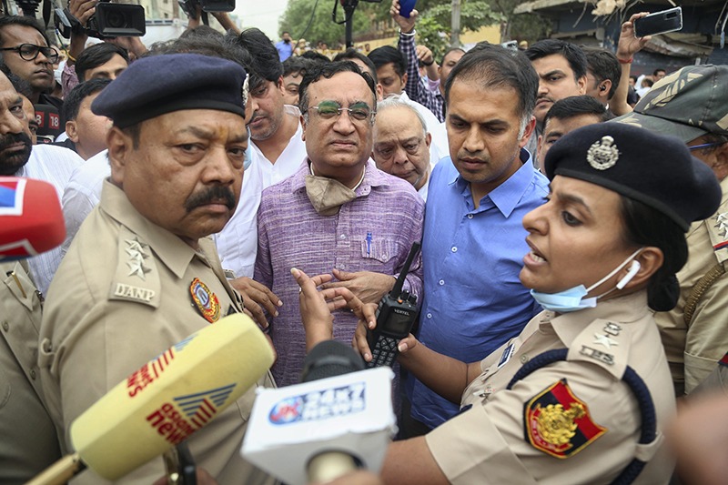 ದಿಲ್ಲಿ ಧ್ವಂಸ ಕಾರ್ಯಾಚರಣೆ ನಡೆದ ಸ್ಥಳಕ್ಕೆ ಭೇಟಿ ನೀಡಲು ಪ್ರಯತ್ನಿಸಿದ ಕಾಂಗ್ರೆಸ್ ನಿಯೋಗಕ್ಕೆ ತಡೆ