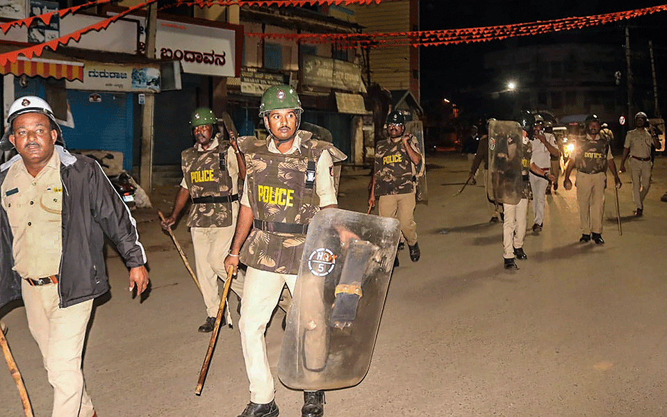 ಹುಬ್ಬಳ್ಳಿ ದಾಂಧಲೆ ಪ್ರಕರಣ: ಕಾರ್ಪೊರೇಟರ್, ಎಐಎಂಐಎಂ ಮುಖಂಡ ವಶಕ್ಕೆ