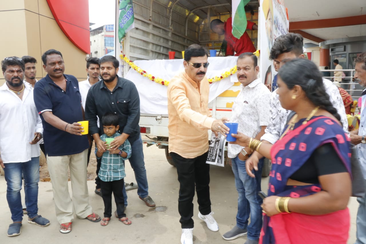 ಶಿವಮೊಗ್ಗ: ಡಿ.ಕೆ.ಶಿವಕುಮಾರ್ ಬ್ರಿಗೇಡ್ ವತಿಯಿಂದ ಬೇಸಿಗೆ ಕಾಲದ ಪಾನಕ ವಿತರಣೆ ಕಾರ್ಯಕ್ರಮಕ್ಕೆ ಚಾಲನೆ