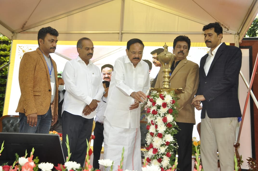 ಸುದ್ದಿಯೊಂದಿಗೆ ಅಭಿಪ್ರಾಯ ಸೇರಿ ನೈಜತೆ ಮರೆಮಾಚಿದೆ: ಉಪರಾಷ್ಟ್ರಪತಿ ವೆಂಕಯ್ಯನಾಯ್ಡು