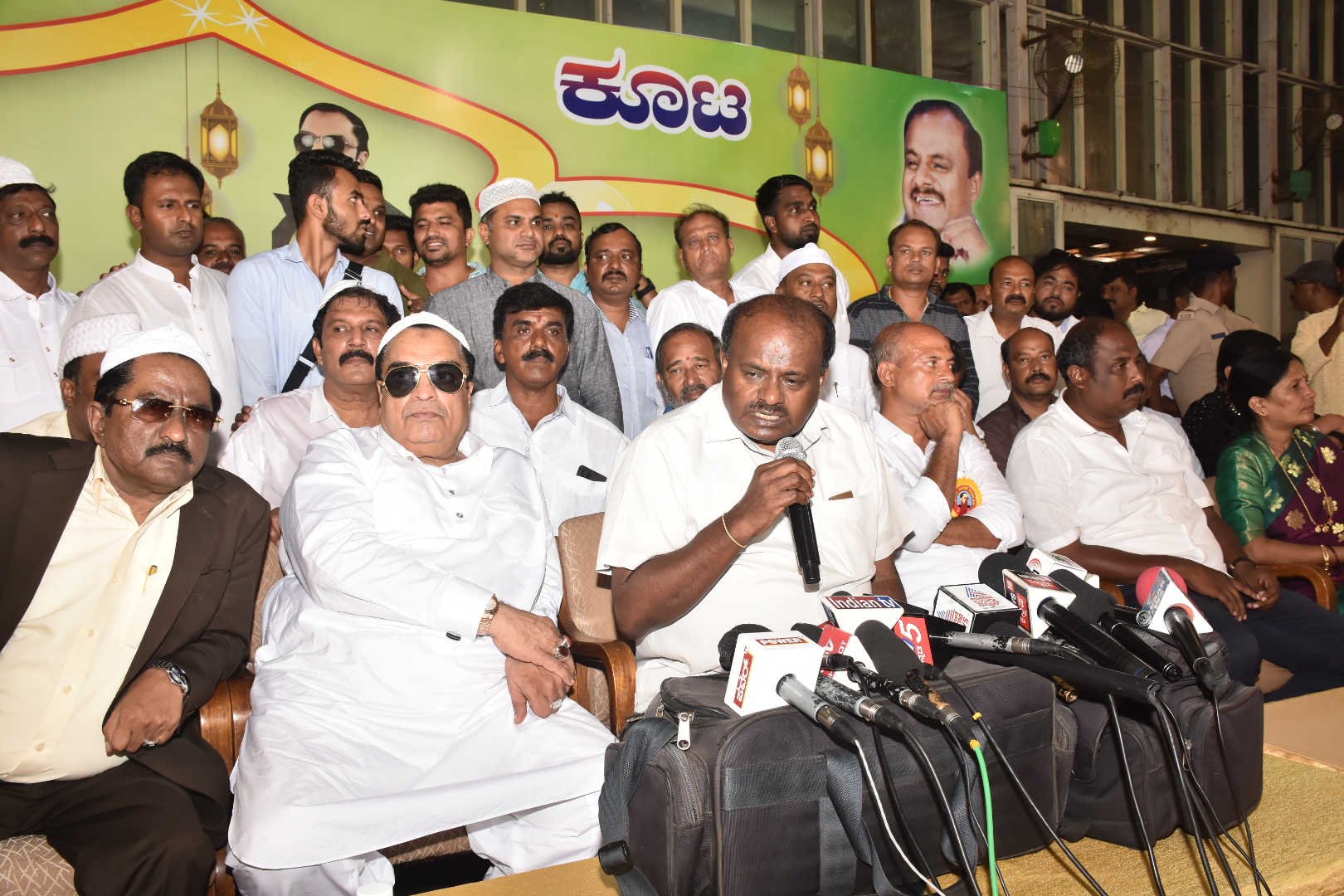 ದಿಟ್ಟ ನಿರ್ಧಾರವನ್ನು ಕೈಗೊಳ್ಳುವ ಮೂಲಕ ಸರ್ವಜನಾಂಗದ ಶಾಂತಿಯ ತೋಟವನ್ನು ಉಳಿಸಬೇಕಿದೆ: ಕುಮಾರಸ್ವಾಮಿ