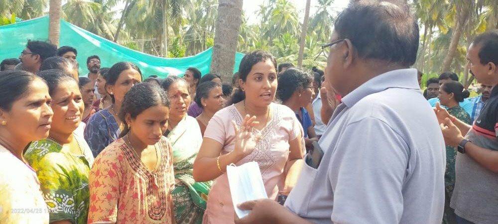 ತ್ರಾಸಿ: ಯಾಂತ್ರೀಕೃತ ಹೂಳೆತ್ತುವ ಕಾಮಗಾರಿ ವಿರೋಧಿಸಿ ಪ್ರತಿಭಟನೆ