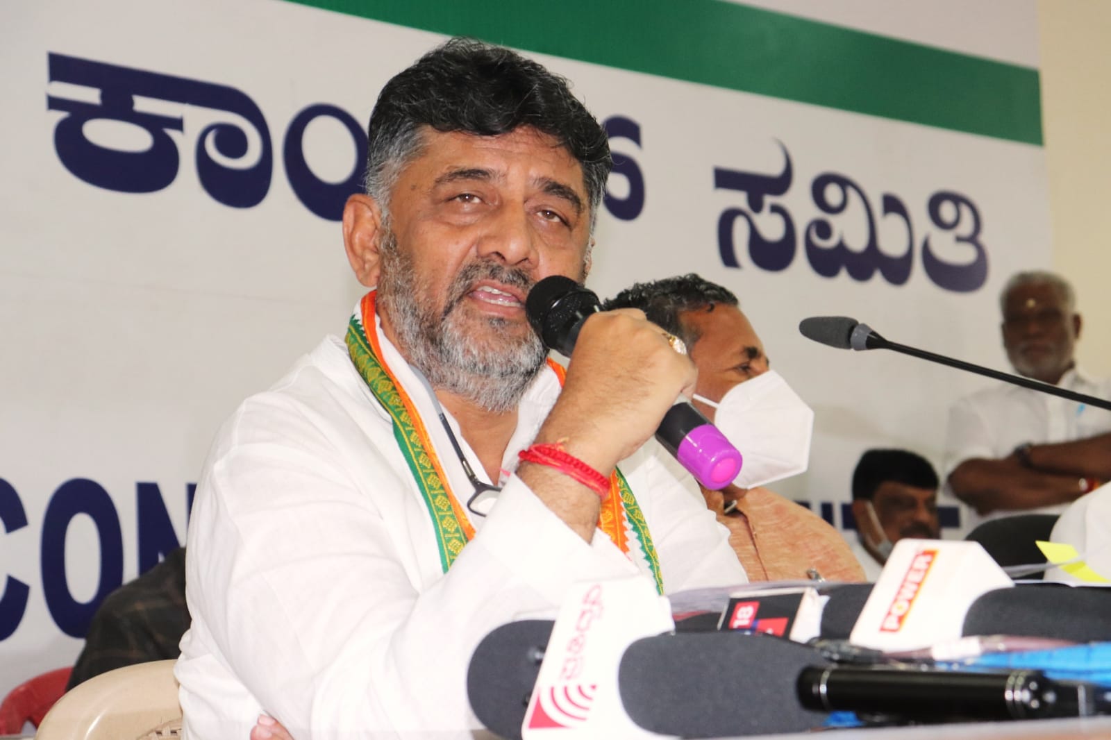 ತಾಕತ್ತಿದ್ದರೆ ನಮಗೆ ನೋಟಿಸ್ ನೀಡಿ ಎನ್ನುವ ನಿಮ್ಮ ವಿರುದ್ಧವಿರುವ ಪ್ರಕರಣಗಳೆಷ್ಟು ಗೊತ್ತೇ:ಡಿಕೆಶಿಗೆ ಬಿಜೆಪಿ ಪ್ರಶ್ನೆ