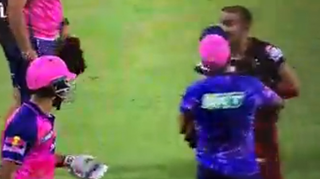 ಕೊನೆಯ ಓವರ್ ನಲ್ಲಿ 2 ಸಿಕ್ಸರ್ ಸಿಡಿಸಿದ ಬಳಿಕ ರಿಯಾನ್ ಪರಾಗ್-ಹರ್ಷಲ್ ಪಟೇಲ್ ವಾಕ್ಸಮರ