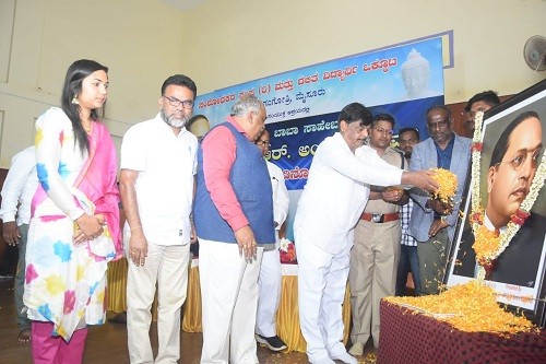 ರಾಜಕೀಯದಲ್ಲಿ ಧರ್ಮ, ಜಾತೀಯತೆ ಮೇಲುಗೈ ಸಾಧಿಸುತ್ತಿದೆ: ಮಾಜಿ ಸಚಿವ ಡಾ.ಎಚ್.ಸಿ.ಮಹದೇವಪ್ಪ ಆತಂಕ