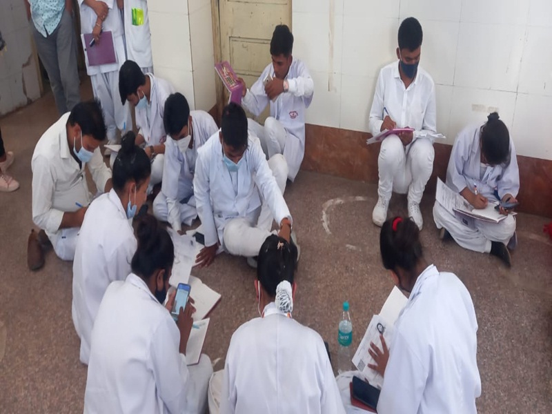 ನರ್ಸಿಂಗ್‌ ಕೋರ್ಸ್‌ ಪರೀಕ್ಷೆಯಲ್ಲಿ ಸಾಮೂಹಿಕವಾಗಿ ನಕಲು ಮಾಡಿದ ವಿದ್ಯಾರ್ಥಿಗಳು: ತನಿಖೆಗೆ ಆದೇಶ