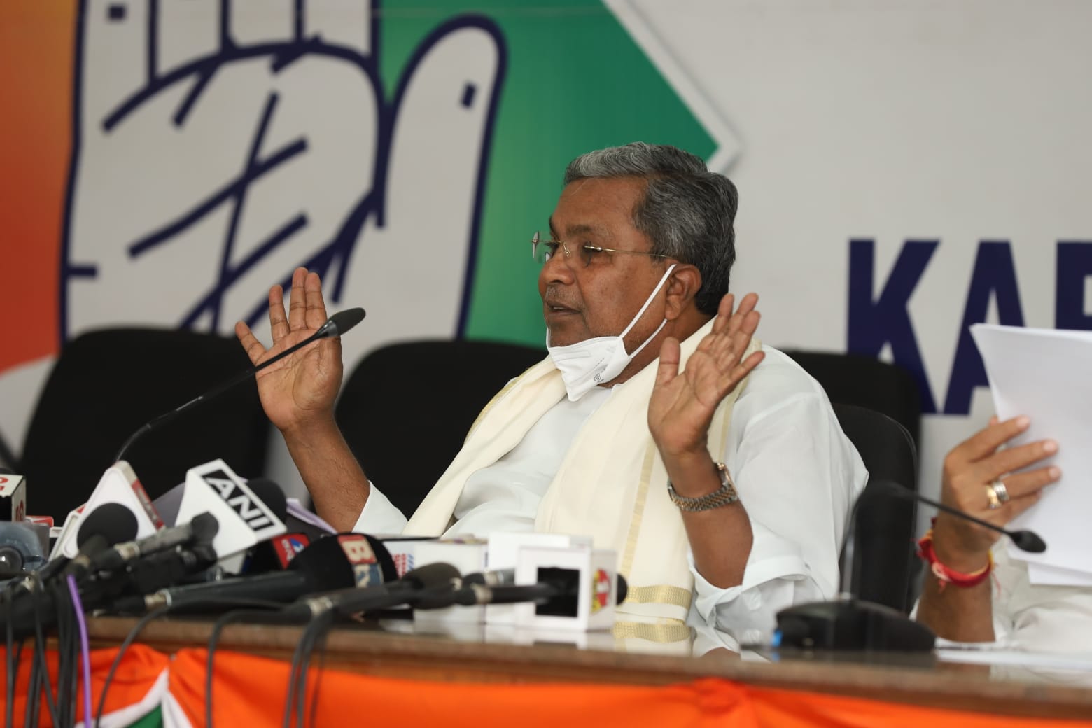 ಅನಗತ್ಯ ವಿಚಾರಕ್ಕೆ ಸಮಾಜದಲ್ಲಿ ಅಶಾಂತಿ ಸೃಷ್ಟಿ: ಸಿದ್ದರಾಮಯ್ಯ