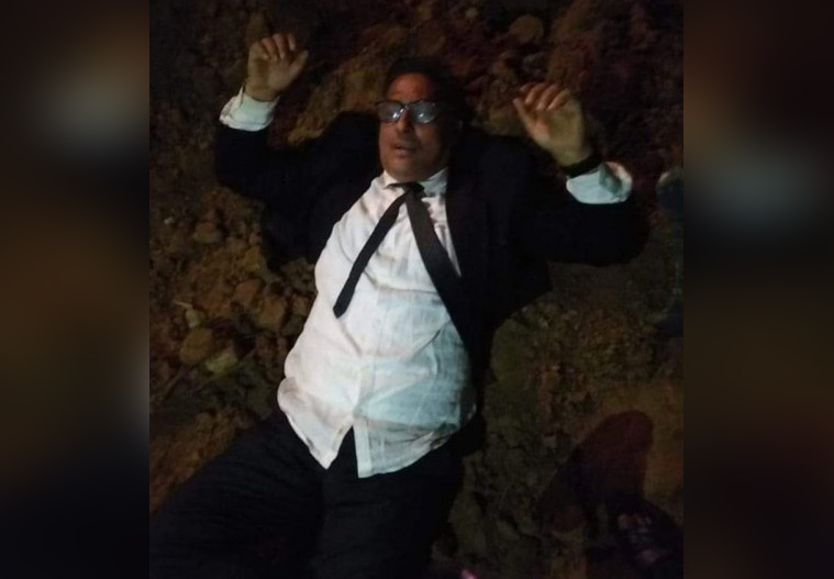 ಉತ್ತರ ಪ್ರದೇಶ: ಪೂರ್ವಜರ ಜಮೀನು ಸ್ವಾಧೀನ ವಿರೋಧಿಸಿ ಬುಲ್‍ಡೋಜರ್ ಮುಂದೆ ಮಲಗಿದ ನ್ಯಾಯಾಧೀಶರ ಅಮಾನತು