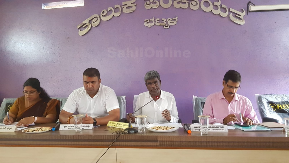 ಭಟ್ಕಳ: ಹಳೆ ಕಟ್ಟಡದಲ್ಲೇ ಮೀನು ಮಾರಾಟಕ್ಕೆ ಅವಕಾಶ ನೀಡುವಂತೆ ಸಚಿವ ಕೋಟಾ ಶ್ರೀನಿವಾಸ ಪುಜಾರಿ ಸೂಚನೆ