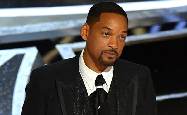 ವೇದಿಕೆಯಲ್ಲಿ ಹಲ್ಲೆ ; ವಿಲ್ ಸ್ಮಿತ್‍ಗೆ 10 ವರ್ಷ ಆಸ್ಕರ್ ಸಮಾರಂಭಕ್ಕೆ ನಿಷೇಧ