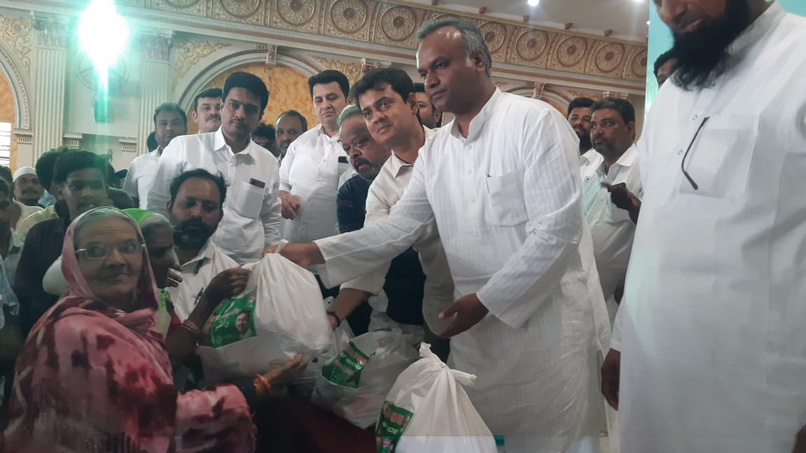 ಹಿಂದೂ-ಮುಸ್ಲಿಮರು ಒಗ್ಗಟ್ಟಾಗಿ ಆರ್ಥಿಕ, ಸಾಮಾಜಿಕ ಅಭಿವೃದ್ಧಿಗೆ ಕೈಜೋಡಿಸಬೇಕು: ಪ್ರಿಯಾಂಕ್ ಖರ್ಗೆ