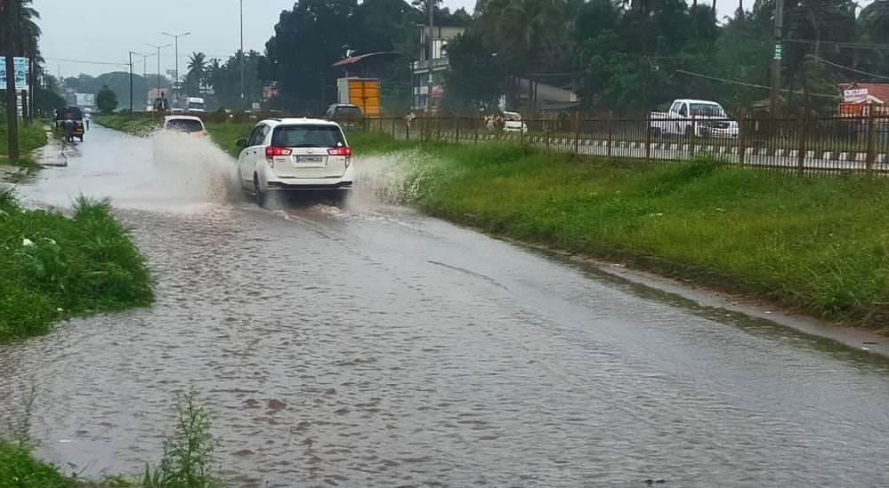 ಉಡುಪಿ ಜಿಲ್ಲೆಯಾದ್ಯಂತ ಭಾರೀ ಮಳೆ; ಜನಜೀವನ ಅಸ್ತವ್ಯಸ್ತ
