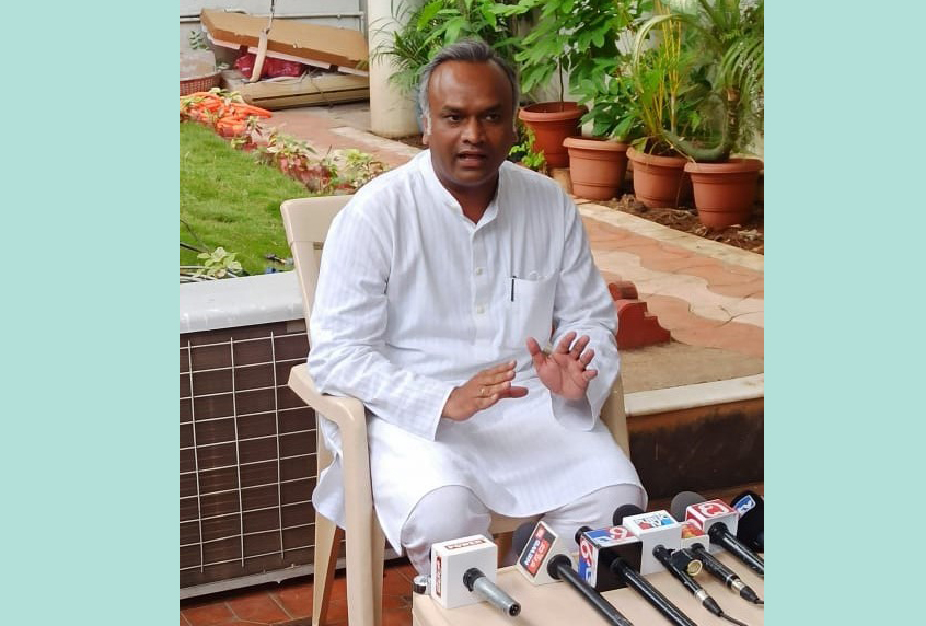 ಪಿಎಸ್ಸೈ ನೇಮಕಾತಿ ಅಕ್ರಮ | ಸಿಐಡಿ ತನಿಖೆ ಸರಿಯಾದ ದಿಕ್ಕಿನಲ್ಲಿ ನಡೆಸಲಿ: ಪ್ರಿಯಾಂಕ್ ಖರ್ಗೆ ಒತ್ತಾಯ