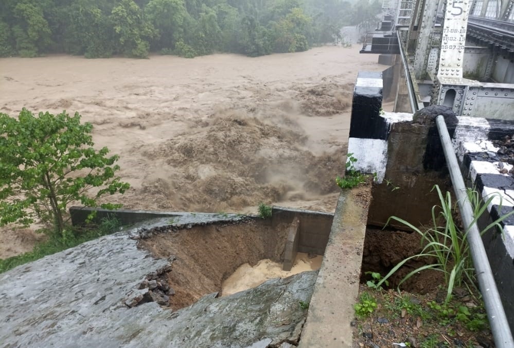 ಅಸ್ಸಾಂ: ಭಾರೀ ಮಳೆಯಿಂದಾಗಿ ಪ್ರವಾಹದಲ್ಲಿ ಸಿಲುಕಿದ್ದ 119 ರೈಲು ಪ್ರಯಾಣಿಕರನ್ನು ರಕ್ಷಿಸಿದ  ಭಾರತೀಯ ವಾಯುಪಡೆ