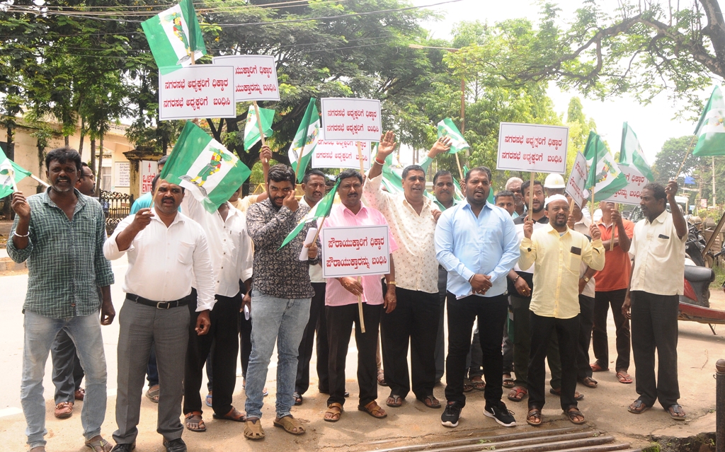 ಚಿಕ್ಕಮಗಳೂರು: ನಗರಸಭೆ ಸದಸ್ಯನ ವಿರುದ್ಧ ಜಾತಿ ನಿಂದನೆ; ಆರೋಪ