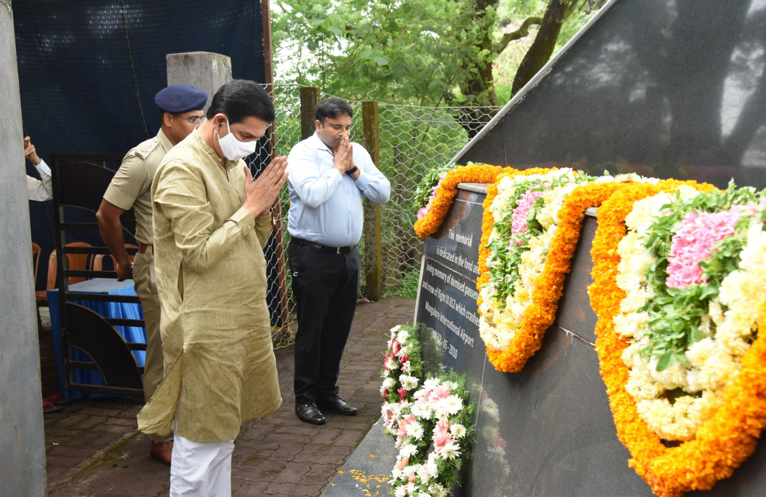 ಮಂಗಳೂರು | ವಿಮಾನ ದುರಂತದಲ್ಲಿ ಮಡಿದವರಿಗೆ ಶ್ರದ್ಧಾಂಜಲಿ