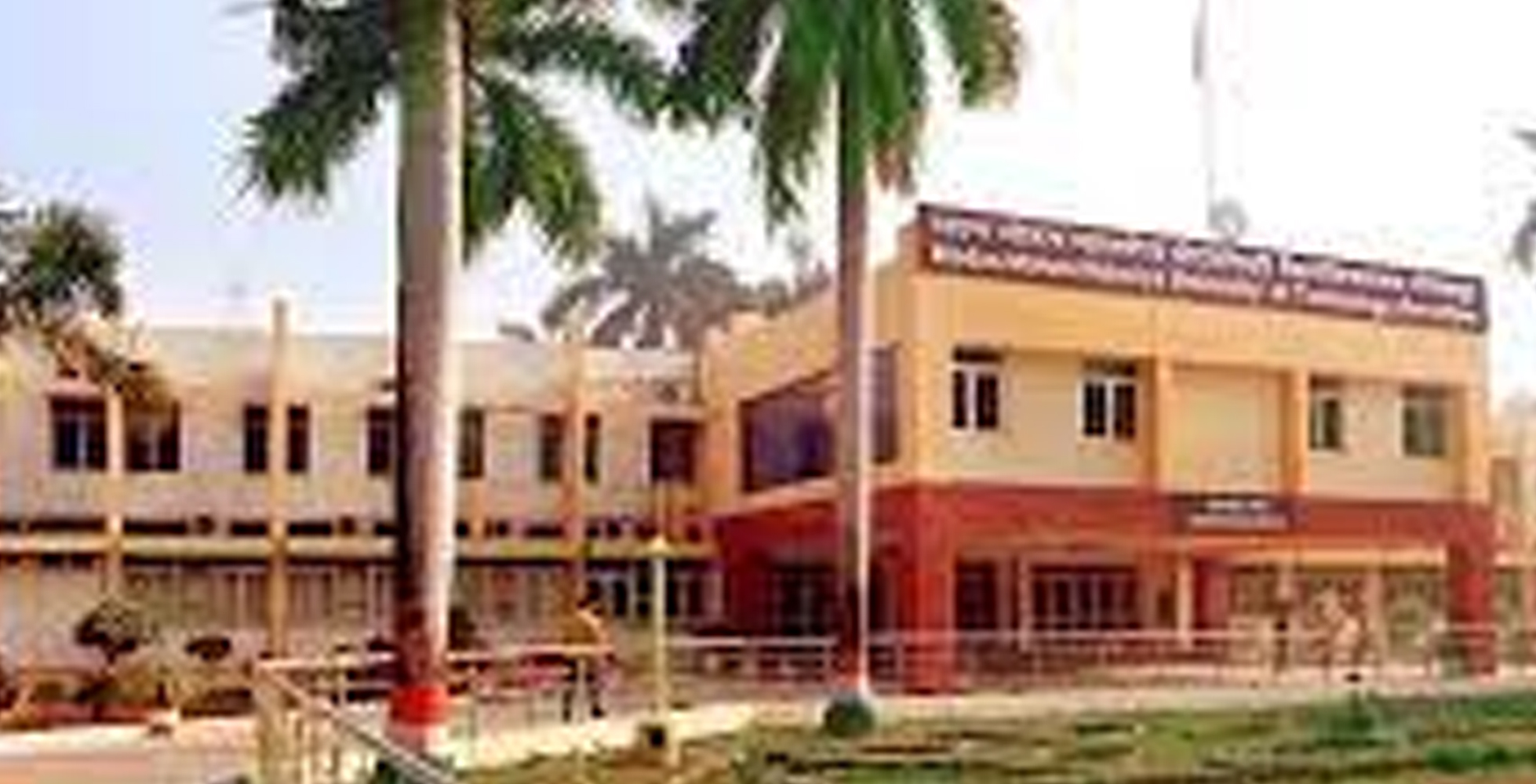 ʼಅಶ್ಲೀಲತೆʼ ಆರೋಪಿಸಿ ವಿಶ್ವವಿದ್ಯಾಲಯಕ್ಕೆ ನುಗ್ಗಿ ಎಬಿವಿಪಿ ಕಾರ್ಯಕರ್ತರಿಂದ ದಾಂಧಲೆ ಆರೋಪ: ಪ್ರಕರಣ ದಾಖಲು