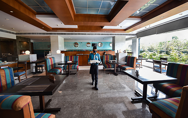 ಸರ್ವಿಸ್‌ ಚಾರ್ಜ್‌ ಕಡ್ಡಾಯವಲ್ಲ: ರಾಷ್ಟ್ರೀಯ ರೆಸ್ಟಾರೆಂಟ್ ಅಸೋಸಿಯೇಶನ್ ಸಭೆ ನಡೆಸಲಿರುವ ಕೇಂದ್ರ