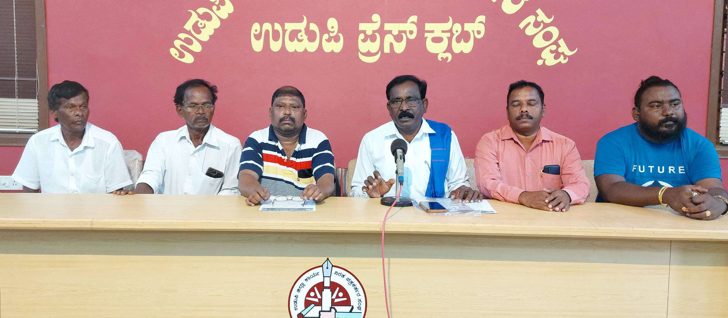 ಮೀನುಗಾರಿಗೆ ಎಸ್ಸಿ ಮೊಗೇರ ಪ್ರಮಾಣಪತ್ರಕ್ಕೆ ವಿರೋಧ: ಜೂ.6ರಂದು ದಸಂಸ- ಮುಗೇರ ಸಂಘಗಳಿಂದ ಪ್ರತಿಭಟನೆ ಮೀನುಗಾರಿಗೆ ಎಸ್ಸಿ ಮೊಗೇರ ಪ್ರಮಾಣಪತ್ರಕ್ಕೆ ವಿರೋಧ: ಜೂ.6ರಂದು ದಸಂಸ- ಮುಗೇರ ಸಂಘಗಳಿಂದ ಪ್ರತಿಭಟನೆ