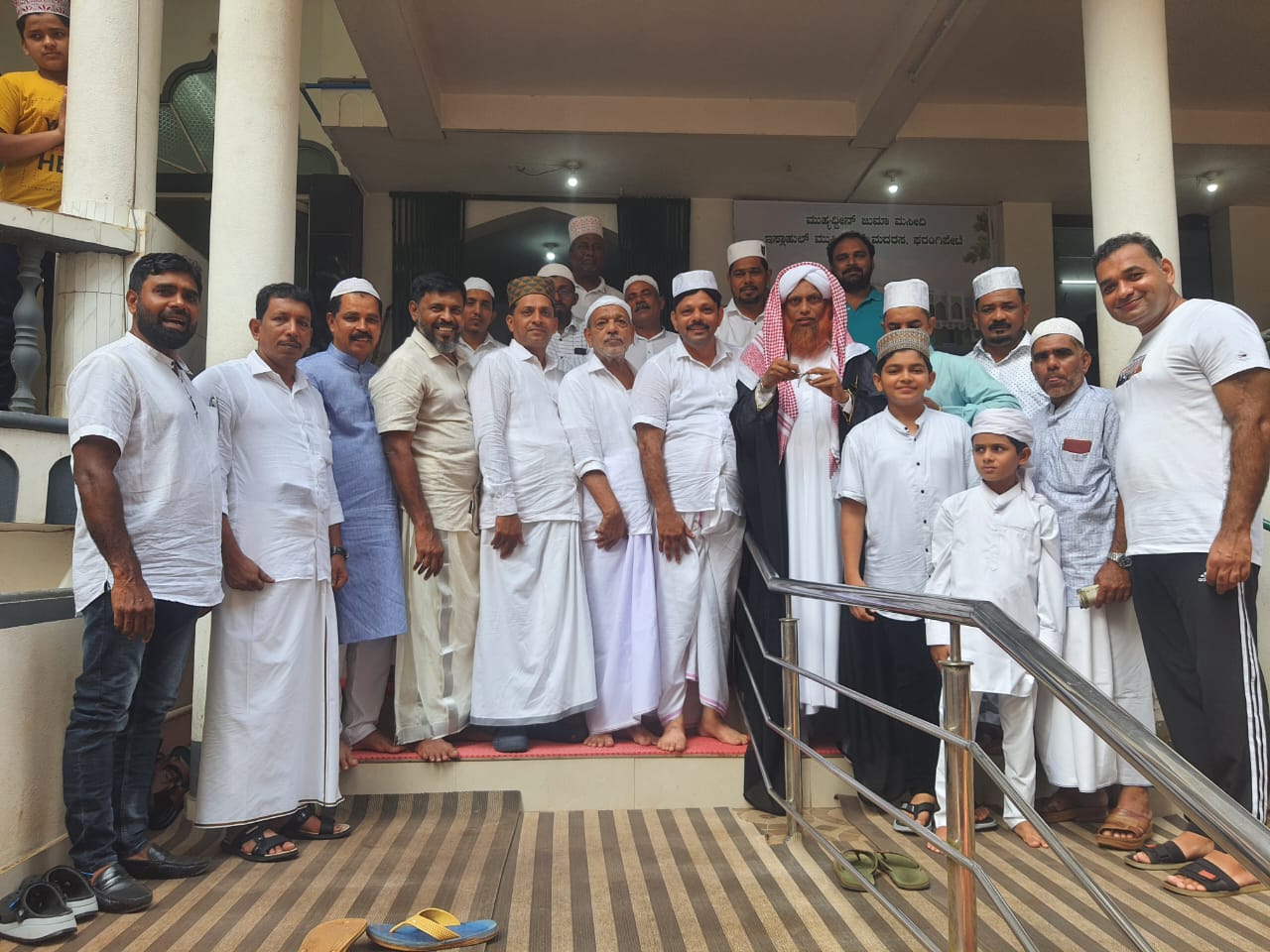 ಫರಂಗಿಪೇಟೆ ಜುಮಾ ಮಸೀದಿಯಲ್ಲಿ ಸಂಭ್ರಮದ ಈದುಲ್ ಫಿತ್ರ್ ಆಚರಣೆ