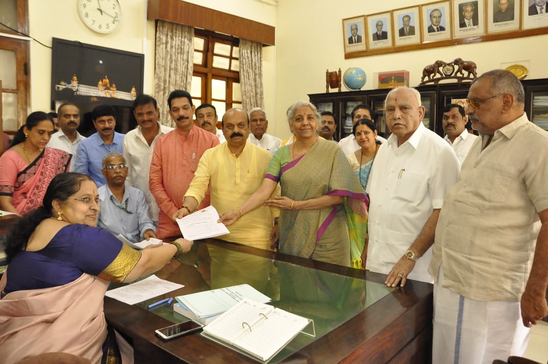 ರಾಜ್ಯಸಭೆ ಚುನಾವಣೆ: ಬಿಜೆಪಿಯಿಂದ ನಿರ್ಮಲಾ ಸೀತಾರಾಮನ್, ಜೆಡಿಎಸ್ ನಿಂದ ಕುಪೇಂದ್ರ ರೆಡ್ಡಿ ನಾಮಪತ್ರ ಸಲ್ಲಿಕೆ