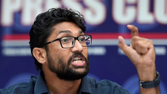 ಉನಾ ದಲಿತರ ಪ್ರಕರಣಗಳನ್ನು ಹಿಂದೆಗೆದುಕೊಳ್ಳದಿದ್ದರೆ ಜೂ.1ರಂದು ಗುಜರಾತ ಬಂದ್ಗೆ ಮೇವಾನಿ ಕರೆ