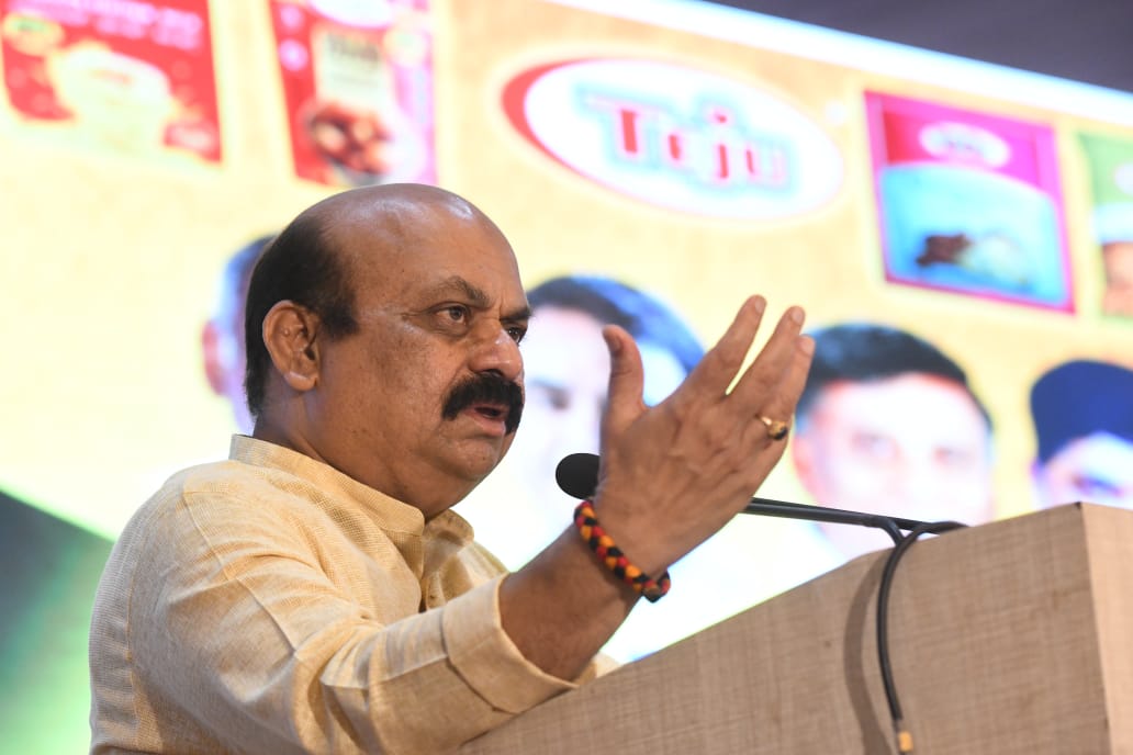 ಪಿಎಸ್ಸೈ ನೇಮಕಾತಿ ಹಗರಣ | ದಿವ್ಯಾ ಹಾಗರಗಿಯಷ್ಟೆ ಅಲ್ಲ, ಇದರಲ್ಲಿ ಇನ್ನೂ ಹಲವರಿದ್ದಾರೆ: ಸಿಎಂ ಬೊಮ್ಮಾಯಿ ಪಿಎಸ್ಸೈ ನೇಮಕಾತಿ ಹಗರಣ | ದಿವ್ಯಾ ಹಾಗರಗಿಯಷ್ಟೆ ಅಲ್ಲ, ಇದರಲ್ಲಿ ಇನ್ನೂ ಹಲವರಿದ್ದಾರೆ: ಸಿಎಂ ಬೊಮ್ಮಾಯಿ