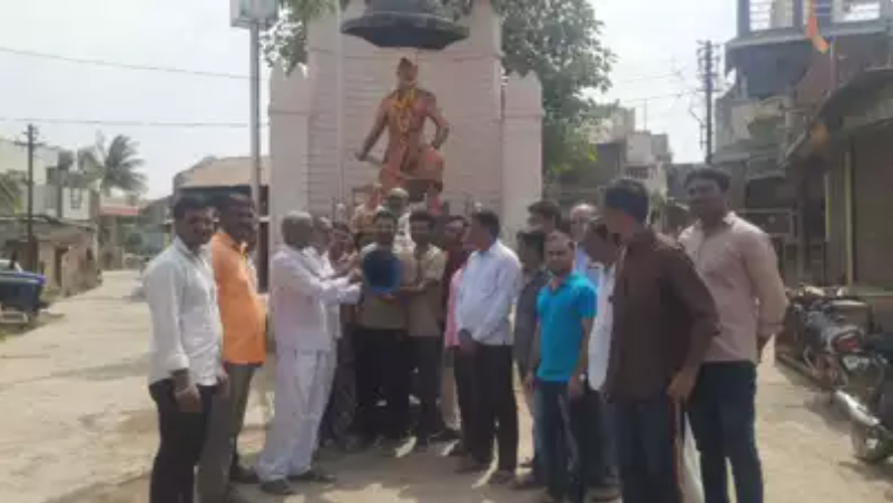 ಈದುಲ್‌ ಫಿತ್ರ್ ಅಂಗವಾಗಿ ಮಸೀದಿಗೆ ಧ್ವನಿವರ್ಧಕ ಕೊಡುಗೆ ನೀಡಿದ ಗ್ರಾಮದ ಹಿಂದೂ ಕುಟುಂಬಗಳು