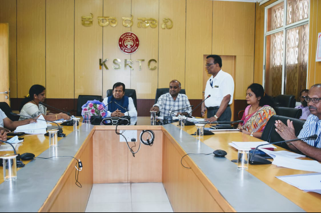 ಕೆಎಸ್ಸಾರ್ಟಿಸಿಯಲ್ಲಿ ಕಾರ್ಯನಿರ್ವಹಿಸುವ ಸಫಾಯಿ ಕರ್ಮಚಾರಿಗಳಿಗೆ ಸಮವಸ್ತ್ರ ವಿತರಣೆ: ವಿ. ಅನ್ಬುಕುಮಾರ್