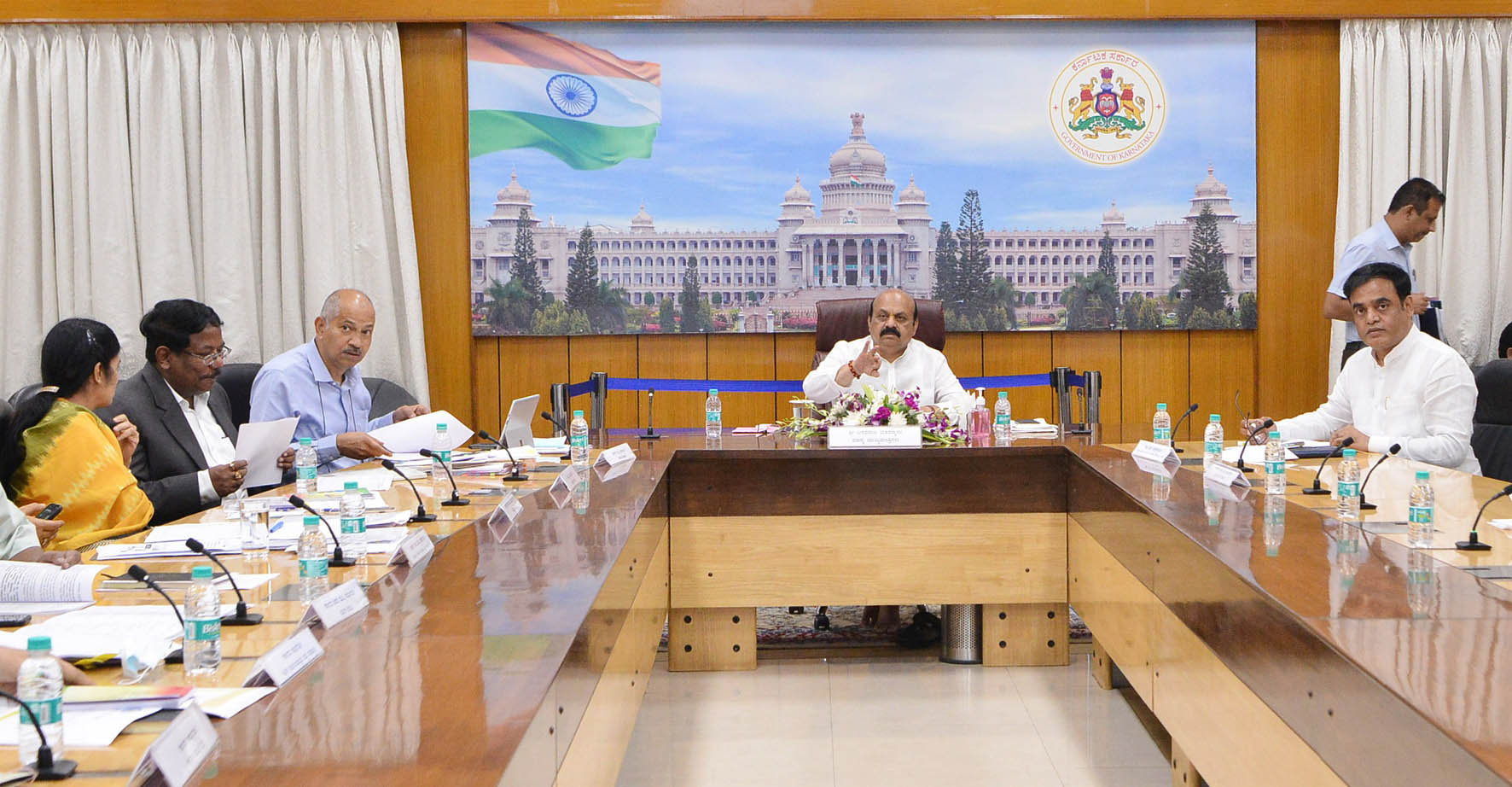 ಮೆಣಸಿನಕಾಯಿಯಿಂದ ಔಷಧಿಯುಕ್ತ ತೈಲ ಉತ್ಪಾದನೆಯ ಸಾಧ್ಯತೆಗಳ ಬಗ್ಗೆ ವರದಿ ಸಿದ್ಧಪಡಿಸಲು ಸಿಎಂ ಸೂಚನೆ