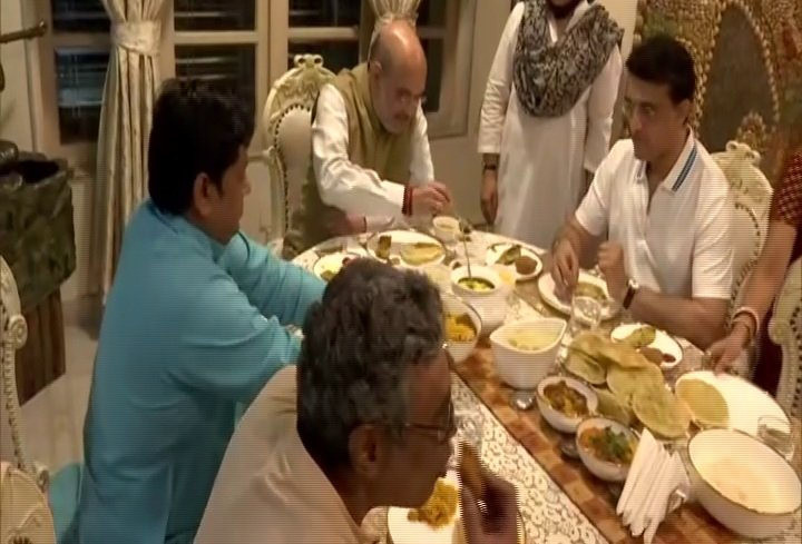 ಬಿಸಿಸಿಐ ಅಧ್ಯಕ್ಷ ಸೌರವ್ ಗಂಗೂಲಿ ನಿವಾಸದಲ್ಲಿ ಭೋಜನ ಕೂಟದಲ್ಲಿ ಭಾಗವಹಿಸಿದ ಅಮಿತ್ ಶಾ