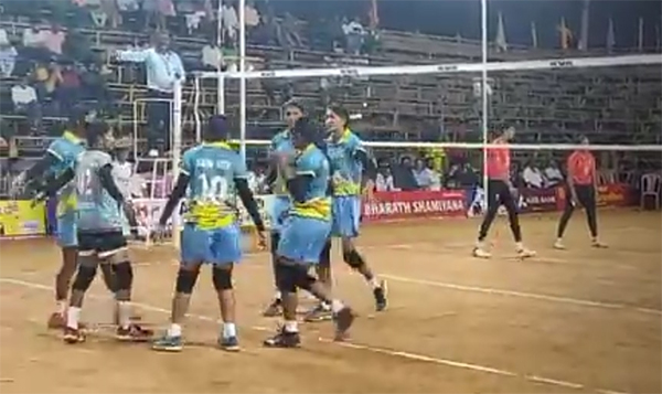 ರಾಷ್ಟ್ರೀಯ ವಾಲಿಬಾಲ್ ಪಂದ್ಯಾಟ: ಮಹಿಳಾ ವಿಭಾಗದಲ್ಲಿ ಕೇರಳ ಪೊಲೀಸ್ - ಎಸ್‌ಆರ್‌ಎಂ ಚೆನ್ನೈ ಫೈನಲ್ ಗೆ