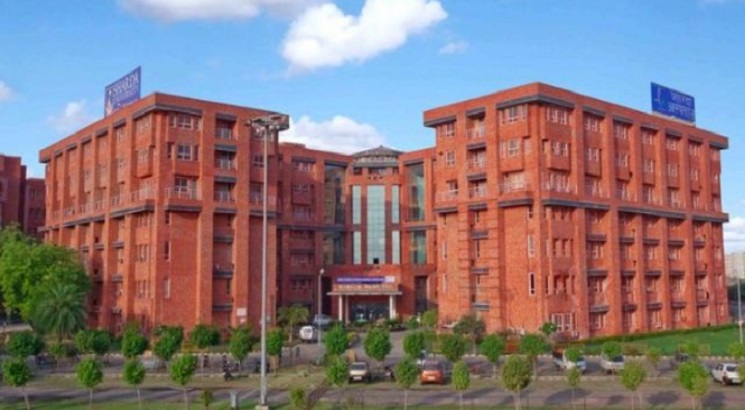 ಫ್ಯಾಸಿಸಂ ಅನ್ನು ಹಿಂದುತ್ವಕ್ಕೆ ಹೋಲಿಸಿದ ಪ್ರಶ್ನೆ: ಶಾರದಾ ವಿವಿಯ ಪ್ರೊಫೆಸರ್ ಅಮಾನತು