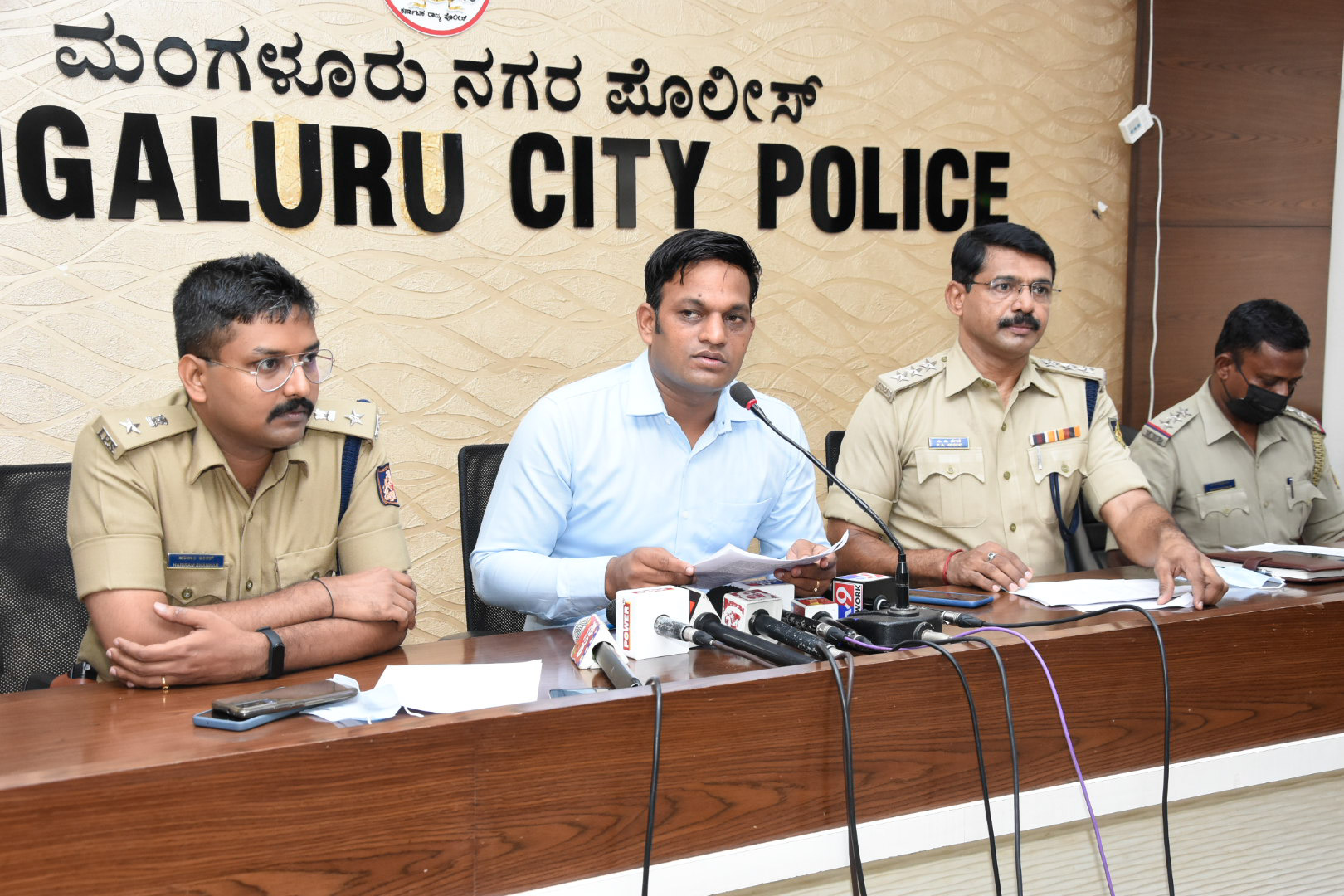 ಮನವಿ ನೀಡಲು ಆಗಮಿಸುವವರ ಜೊತೆ ಮಾತುಕತೆ ನಡೆಸುವುದು ಸಹಜ: ಮುತಾಲಿಕ್ ಭೇಟಿ ಬಗ್ಗೆ ಕಮಿಷನರ್ ಸ್ಪಷ್ಟನೆ