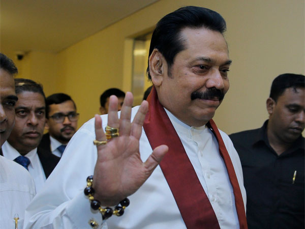 ತೀವ್ರಗೊಳ್ಳುತ್ತಿರುವ ಬಿಕ್ಕಟ್ಟು, ಪ್ರತಿಭಟನೆ: ಶ್ರೀಲಂಕಾ ಪ್ರಧಾನಿ ಸ್ಥಾನಕ್ಕೆ ಮಹಿಂದಾ ರಾಜಪಕ್ಸ ರಾಜೀನಾಮೆ