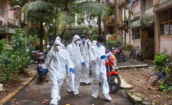 ಮುಂಬೈ: ದೈನಂದಿನ ಕೊರೋನ ಸೋಂಕು ಪ್ರಕರಣಗಳಲ್ಲಿ ಅಗಾಧ ಏರಿಕೆ; ಎಚ್ಚರಿಕೆಯಿಂದಿರಲು ಸೂಚನೆ